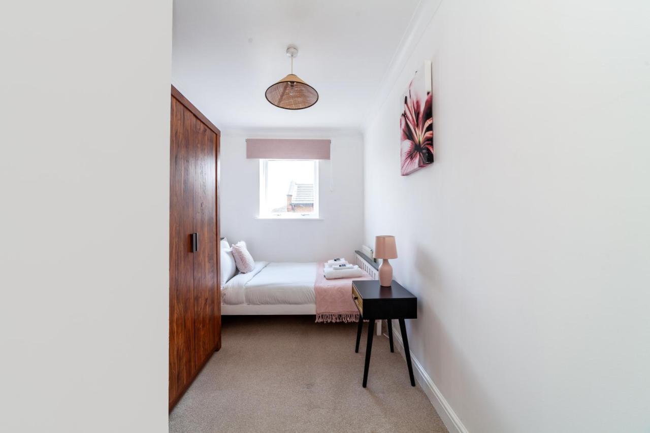 Newly Refurbished 2br Flat Near Excel Centre Apartament Londra